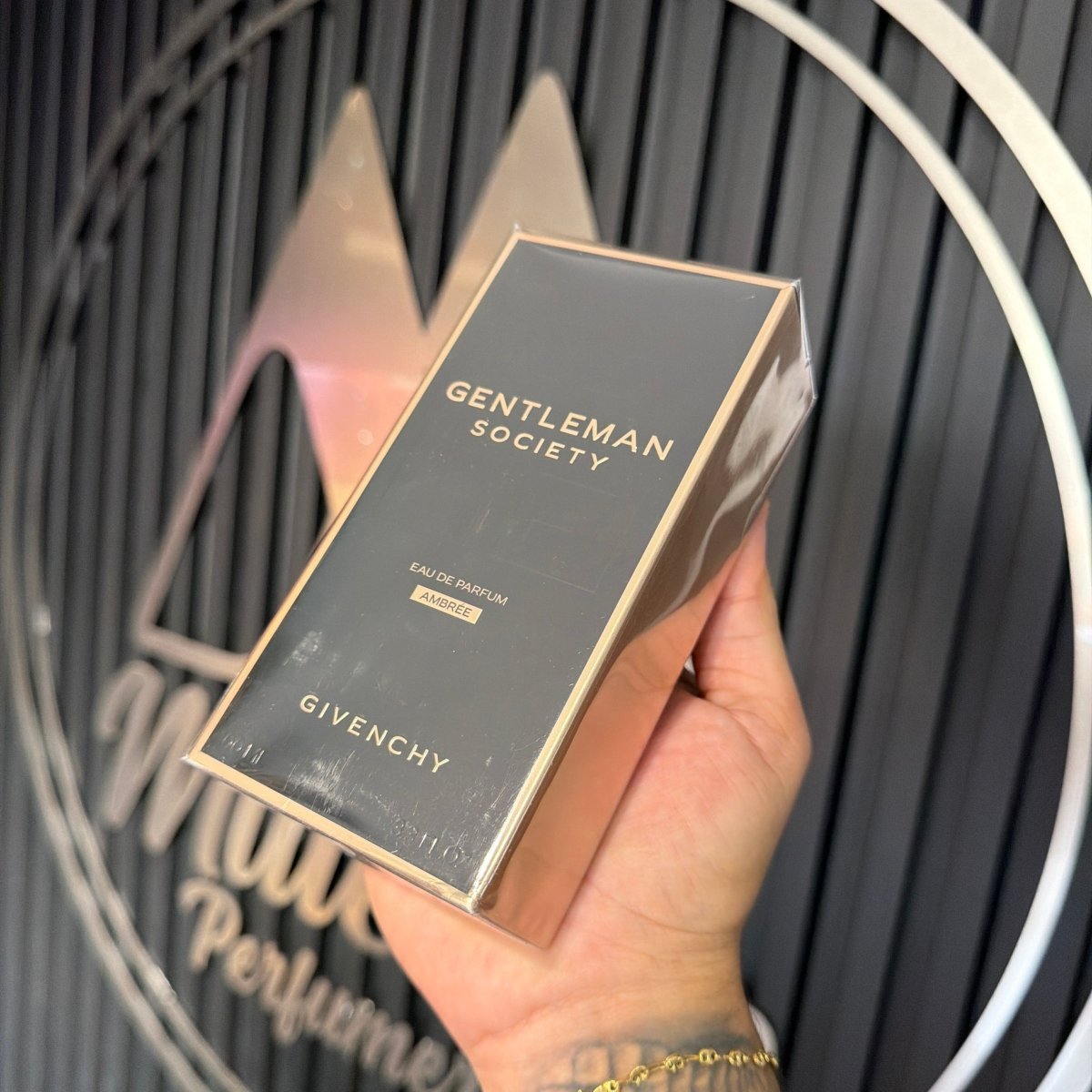 PERFUME GIVENCHY GENTLEMAN SOCIETY AMBRÉE - Perfumería Millennio