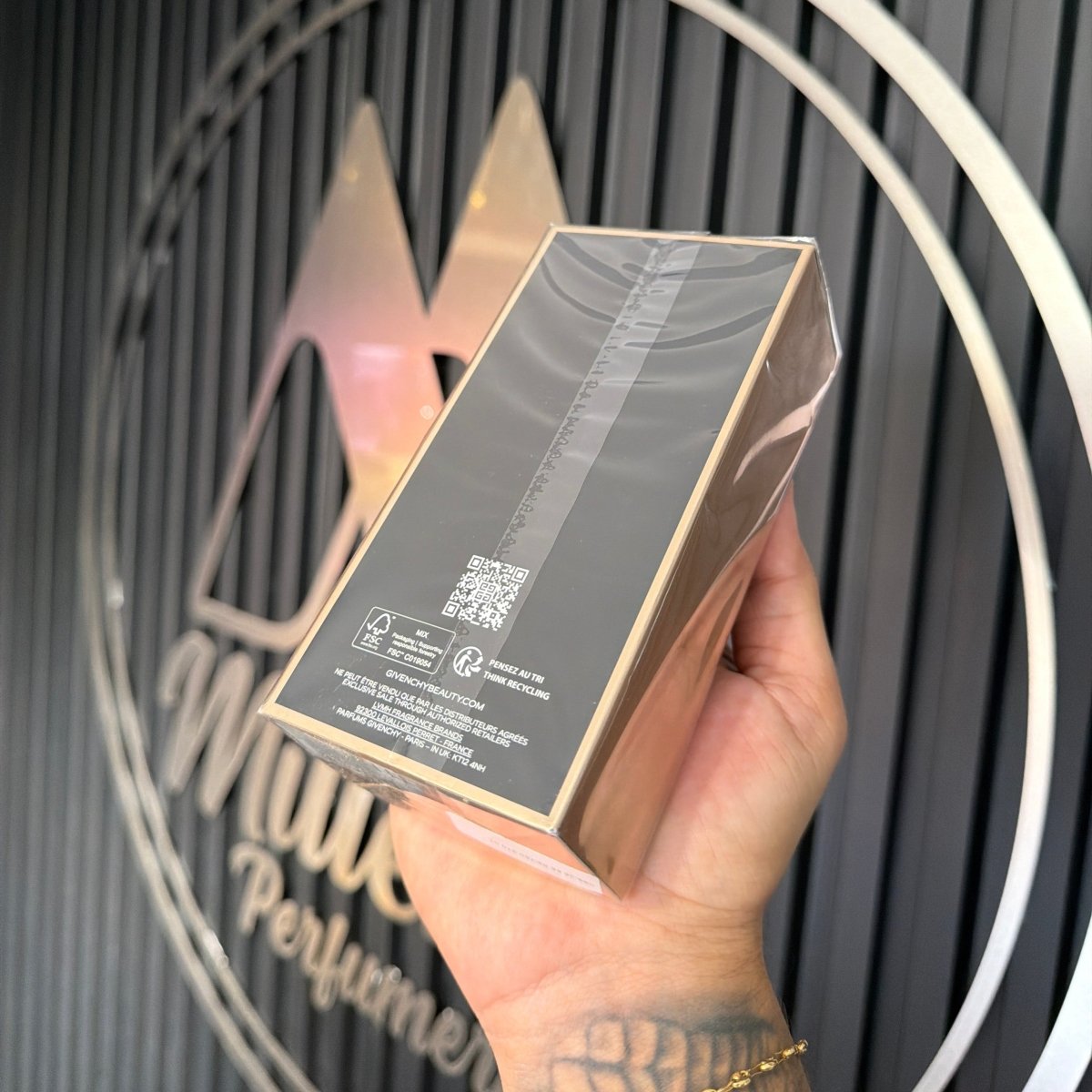 PERFUME GIVENCHY GENTLEMAN SOCIETY AMBRÉE - Perfumería Millennio