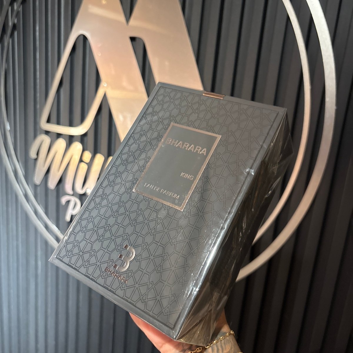 PERFUME BHARARA KING - Perfumería Millennio