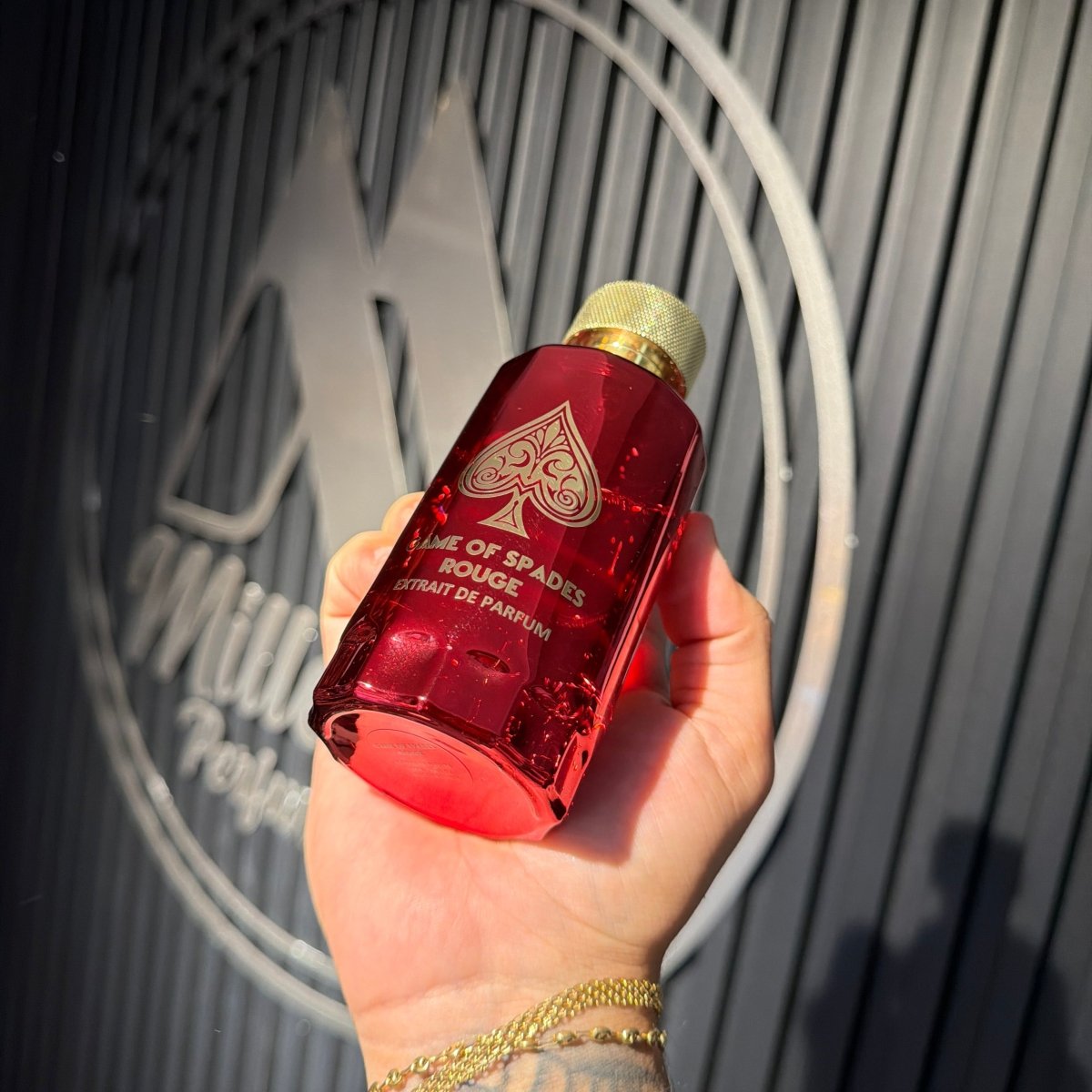 PERFUME JO MILANO GAME OF SPADES ROUGE - Perfumería Millennio