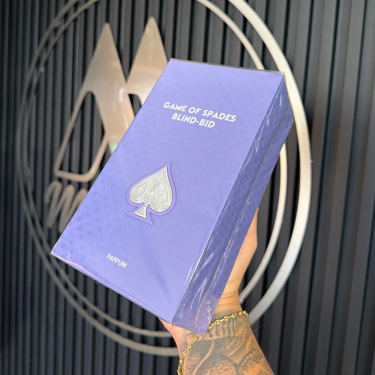 PERFUME JO MILANO GAME OF SPADES BLIND BID - Perfumería Millennio
