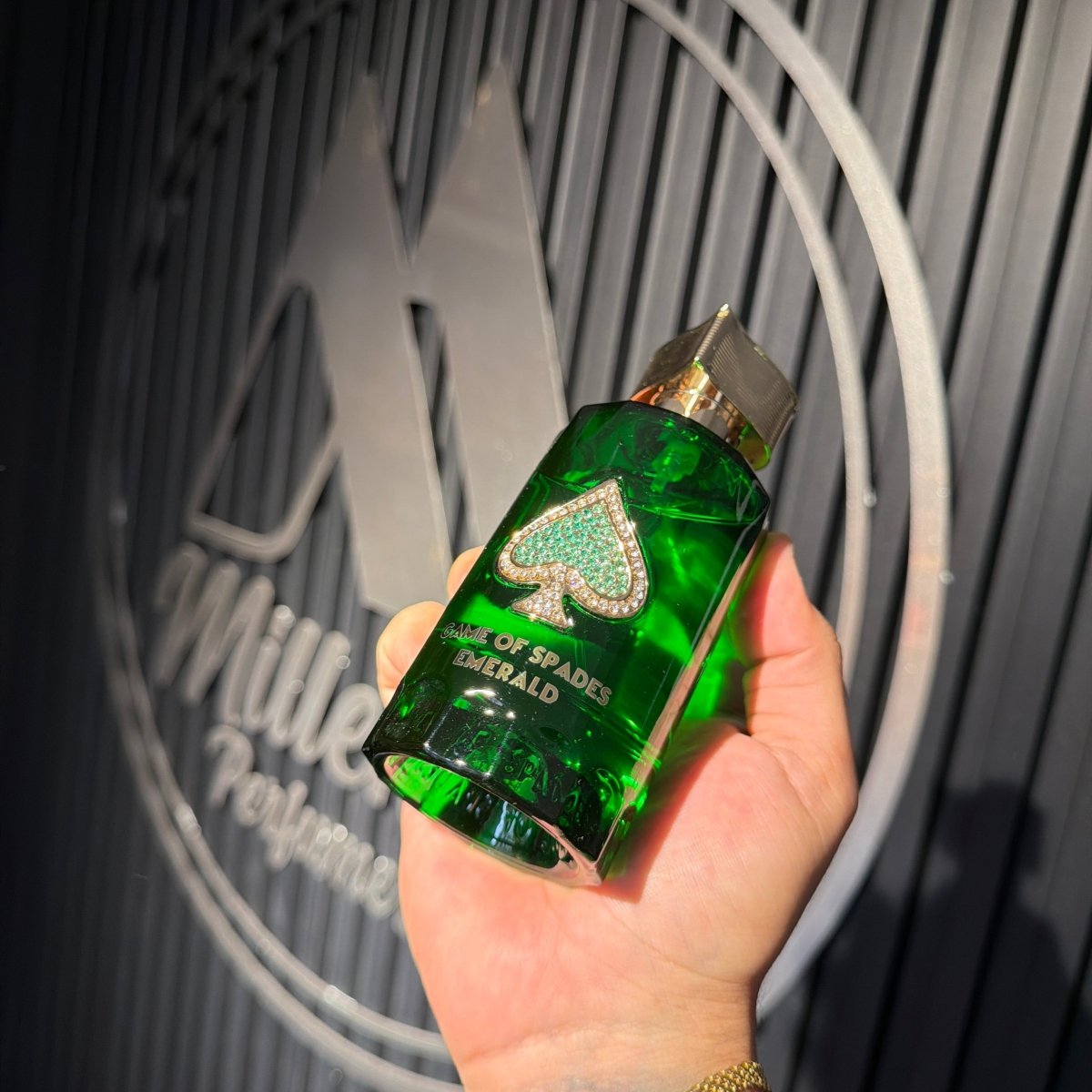 PERFUME JO MILANO GAME OF SPADES EMERALD - Perfumería Millennio