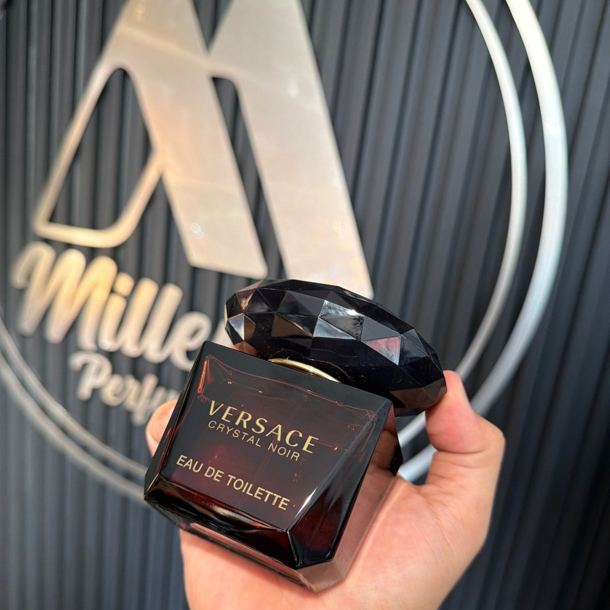 PERFUME VERSACE CRYSTAL NOIR EAU DE TOILETTE - Perfumería Millennio