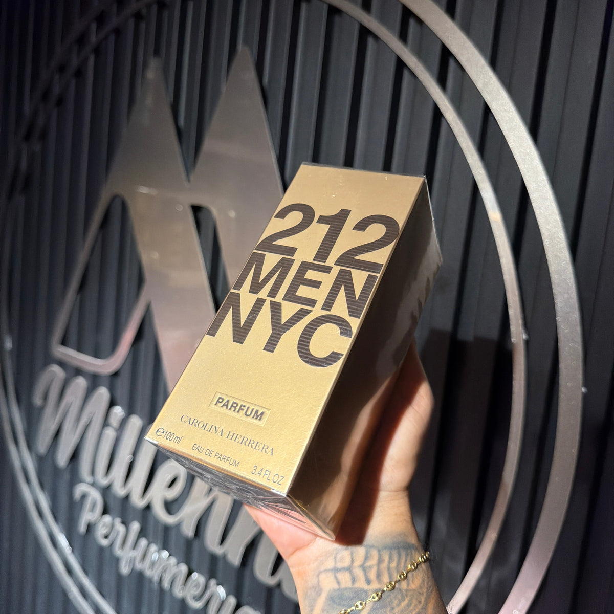 PERFUME CAROLINA HERRERA 212 MEN PARFUM