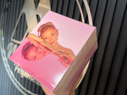 REM Cherry Eclipse Ariana Grande perfume 100ml detalle frasco dulce femenino