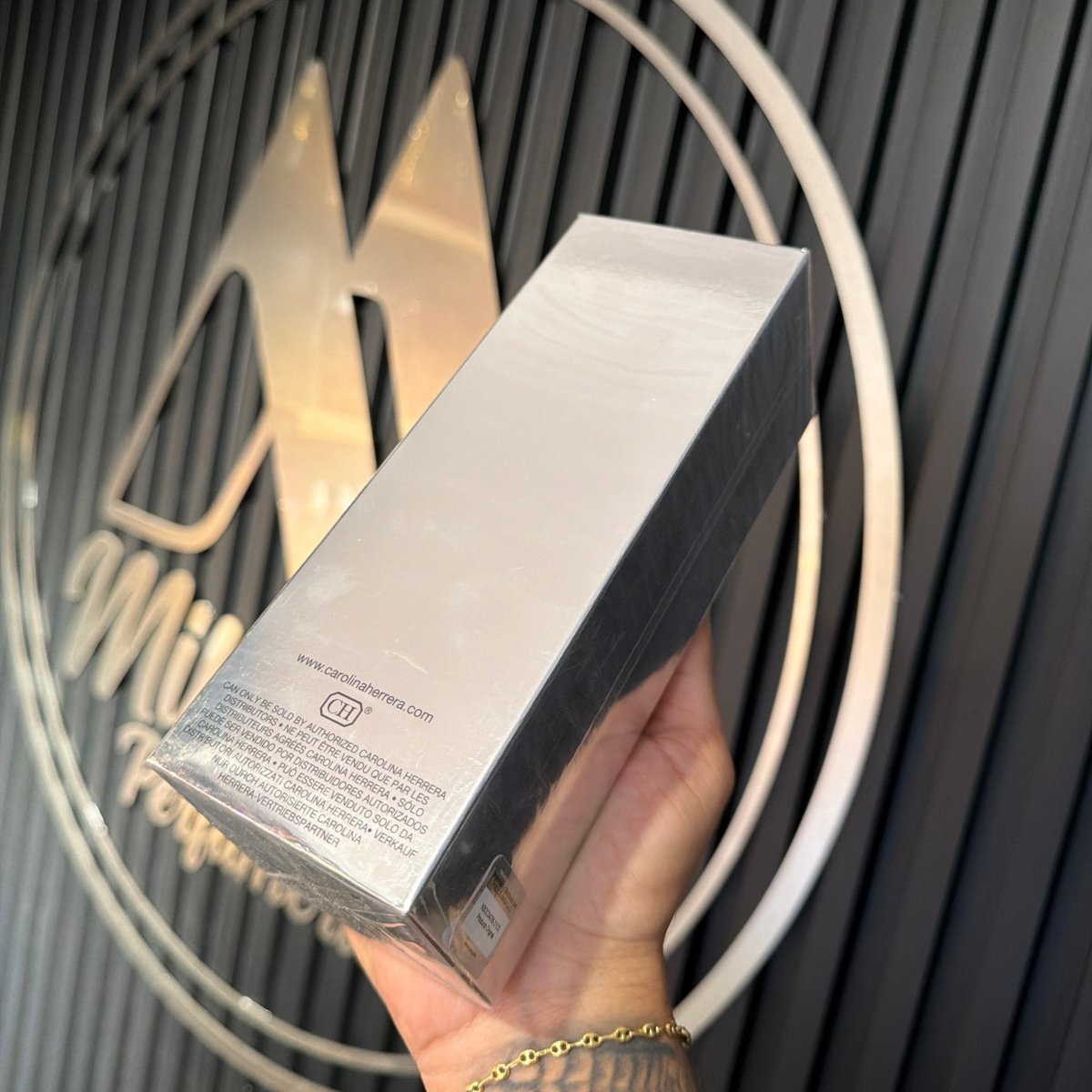 PERFUME CAROLINA HERRERA 212 VIP MEN - Perfumería Millennio