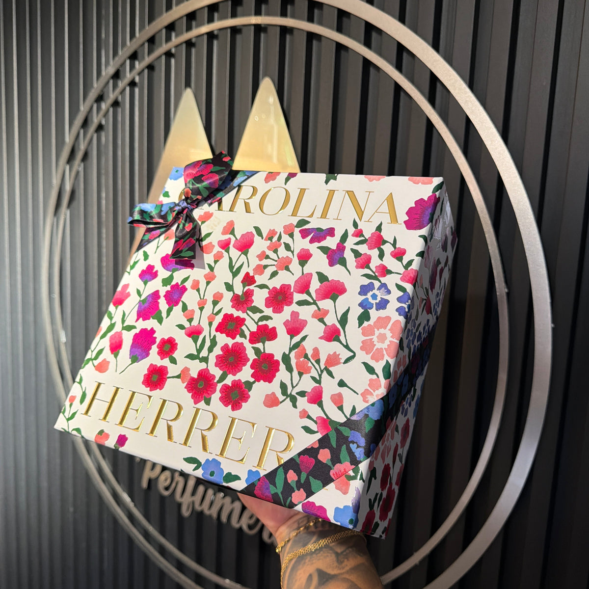 ESTUCHE CAROLINA HERRERA LA BOMBA