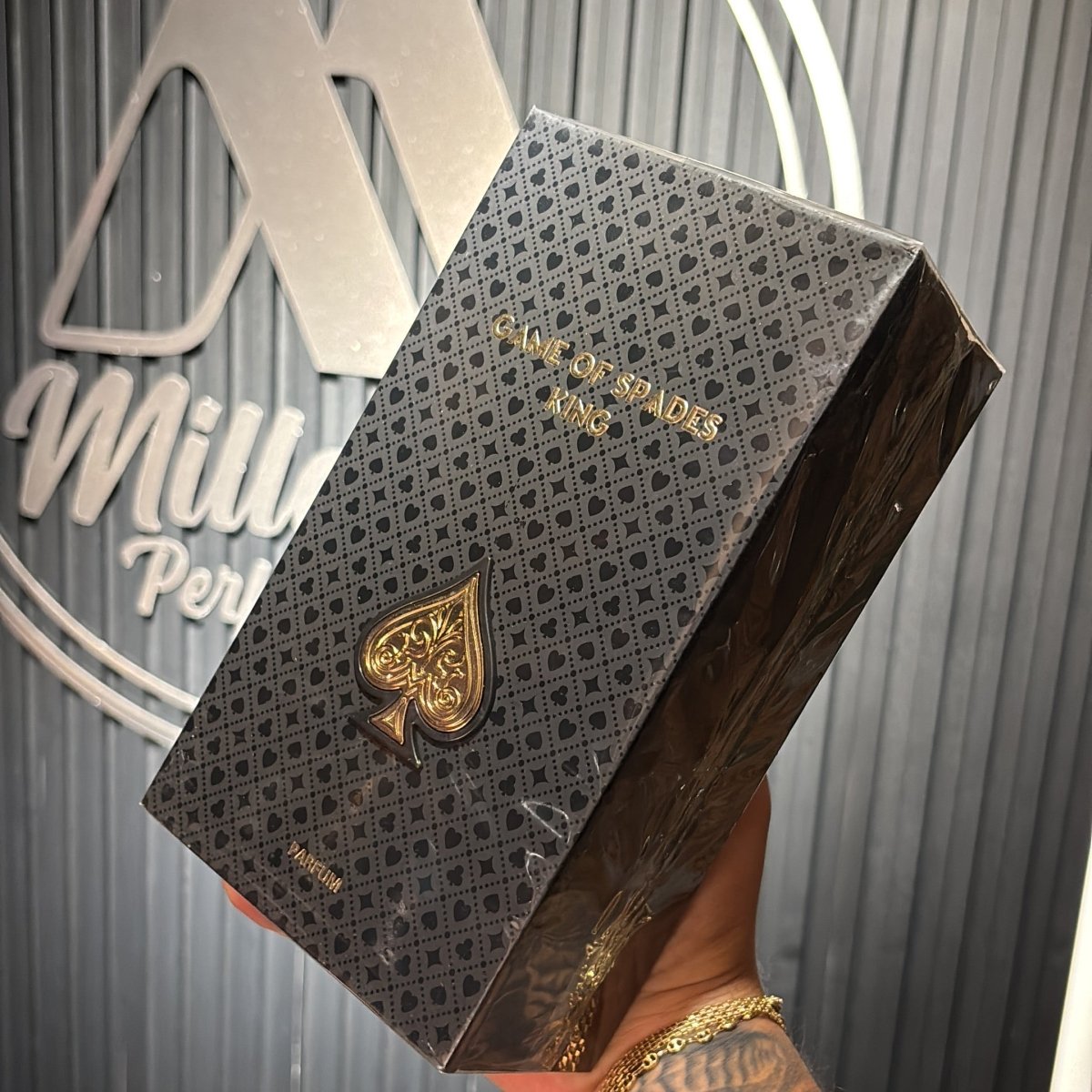 PERFUME JO MILANO GAME OF SPADES KING - Perfumería Millennio
