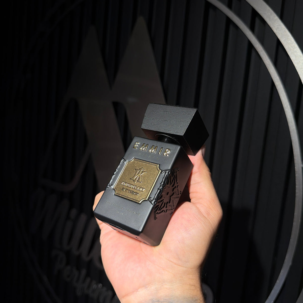 PERFUME EMMIR MILANO KINGDELARY - Perfumería Millennio