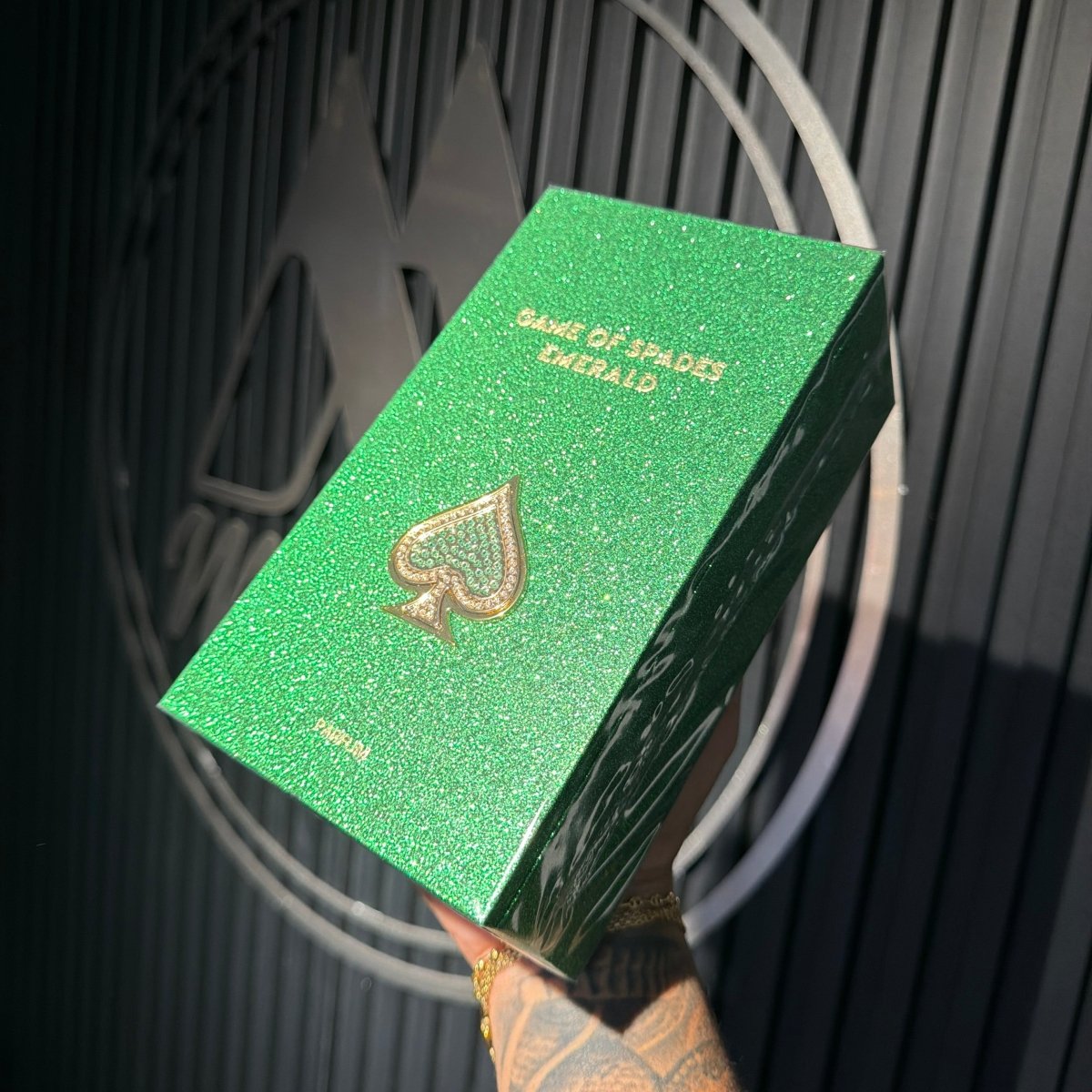 PERFUME JO MILANO GAME OF SPADES EMERALD - Perfumería Millennio
