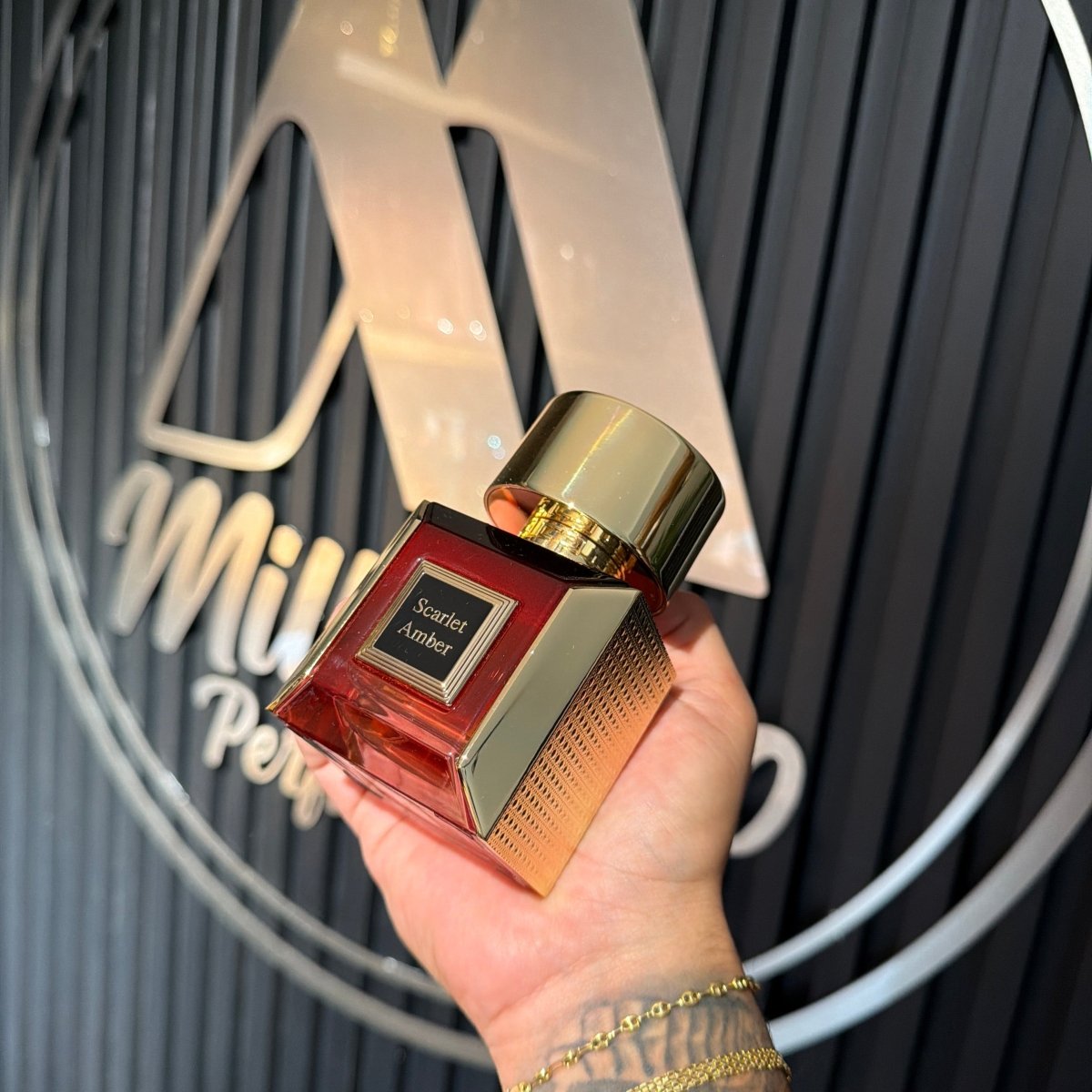 PERFUME KORBAJ SCARLET AMBER - Perfumería Millennio