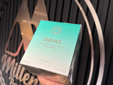 Versace Bright Crystal Emerald detalle tapa dorada frasco