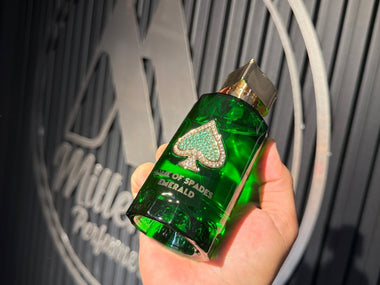 PERFUME JO MILANO GAME OF SPADES EMERALD - Perfumería Millennio