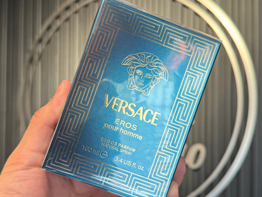 Versace Eros Eau de Parfum - Fragancia masculina intensa con vainilla, cedro y sándalo
