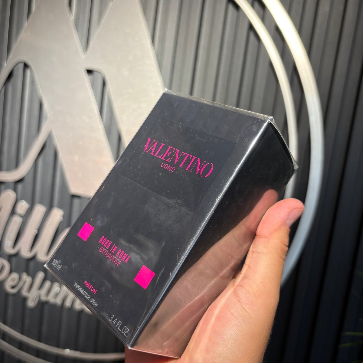PERFUME VALENTINO UOMO BORN IN ROMA EXTRADOSE - Perfumería Millennio