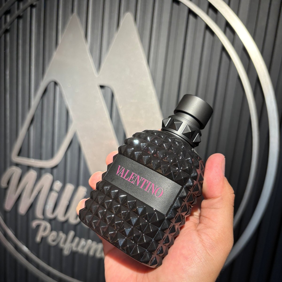 PERFUME VALENTINO UOMO BORN IN ROMA EXTRADOSE - Perfumería Millennio